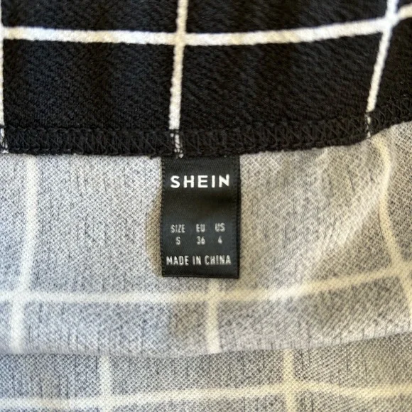 Black and White Graph Lined Pencil Skirt - Picture 3 of 6